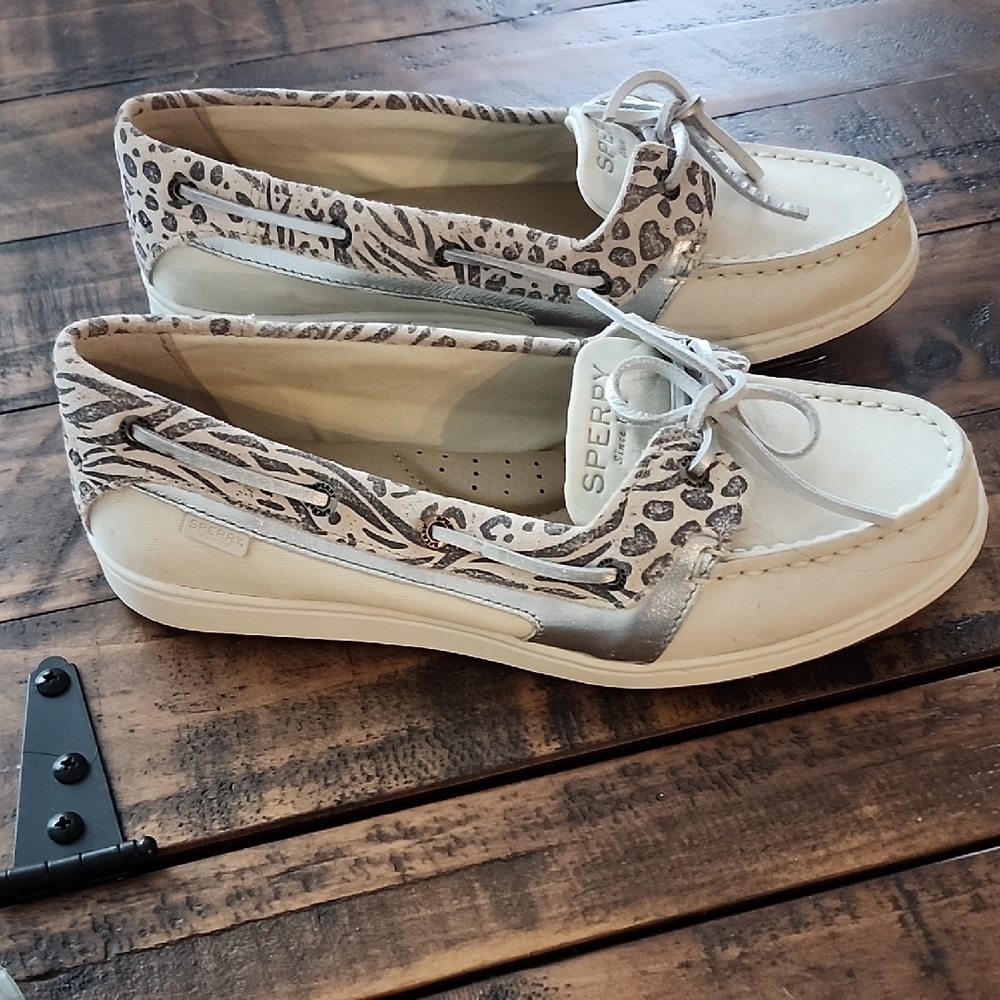 Sperry Women's Silver And Cream Boat Shoes